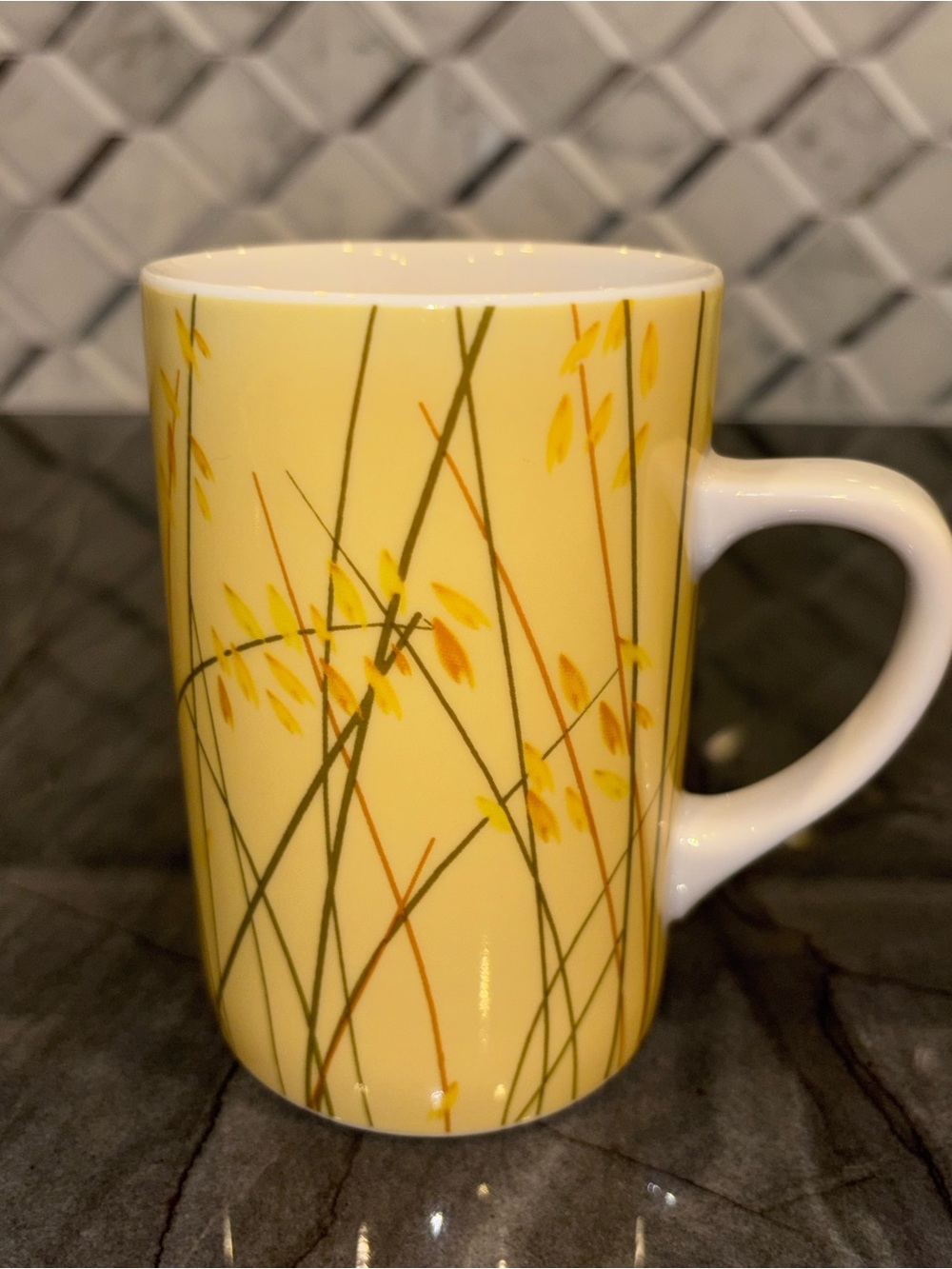 Starbucks vintage 2004 butter yellow wheat grass graphic coffee mug 12 oz